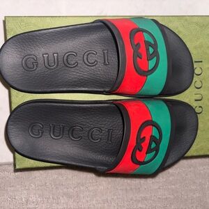 Gucci Rubber GG Interlock Slides